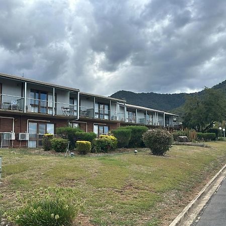 Mountain Creek Motel Bar & Restaurant Mount Beauty Ngoại thất bức ảnh