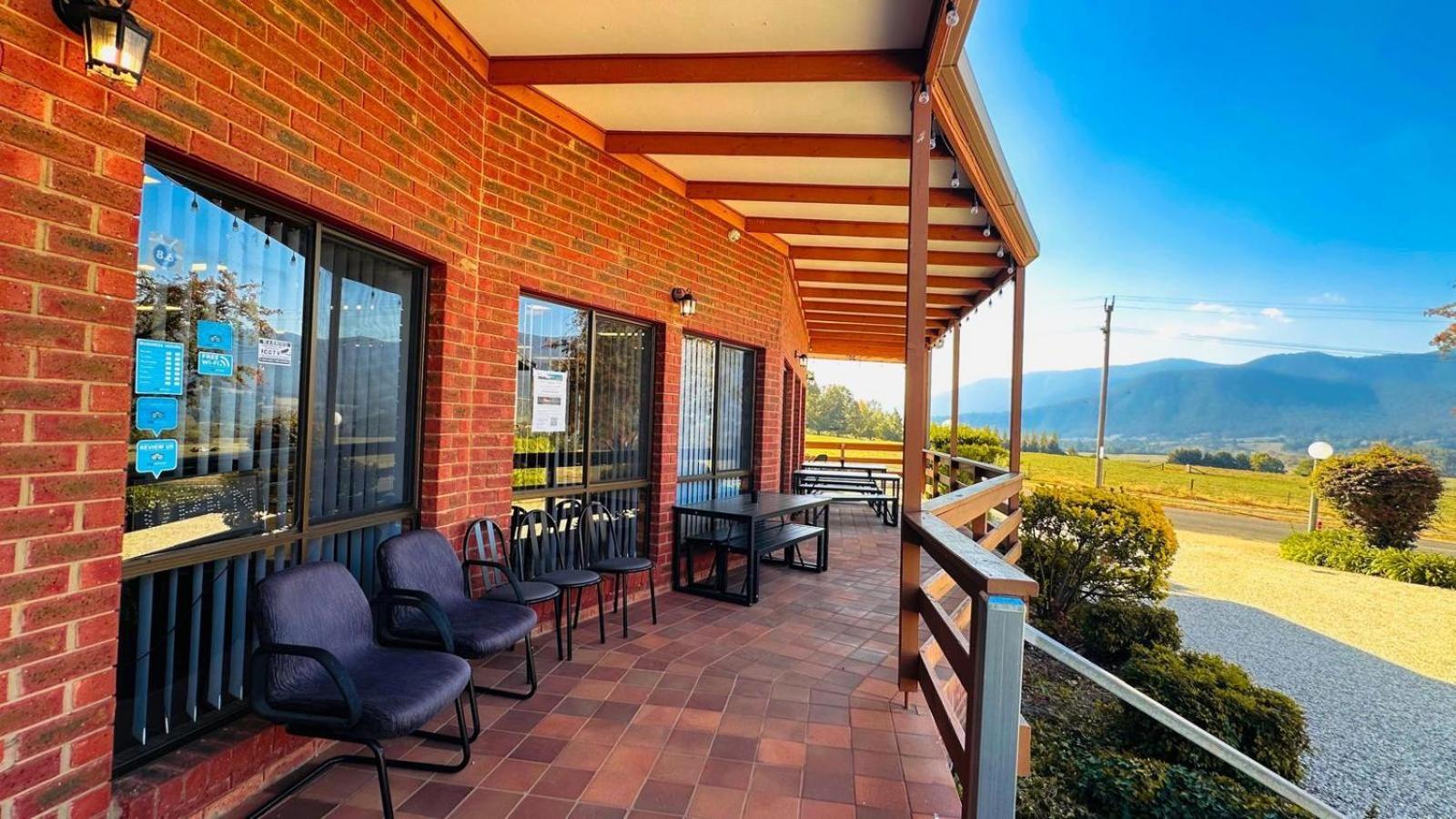 Mountain Creek Motel Bar & Restaurant Mount Beauty Ngoại thất bức ảnh
